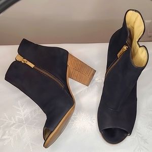 Paul Green black nubuck open toe boots, size 6.